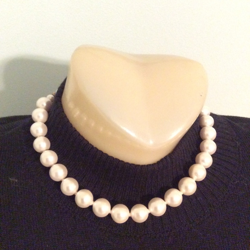 Vintage faux pearl necklace
